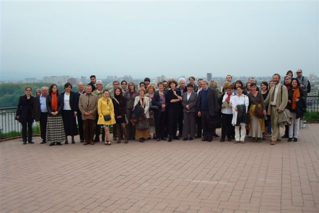 A Hajnali részegség-konferencia résztvevői.JPG